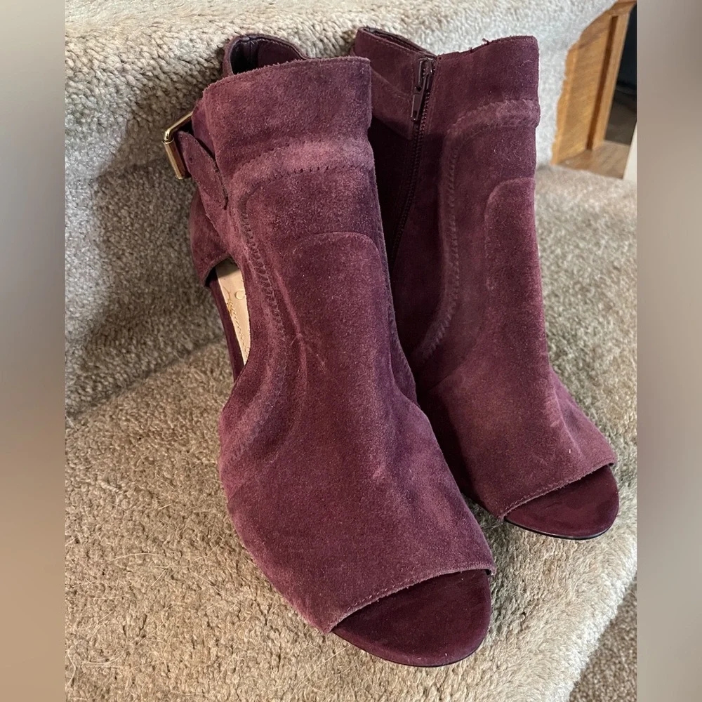 Vince Camuto peep toe suede booties size 8.5 - Picture 3 of 5